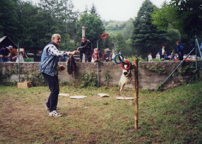 Po�adatel mus� vyzkou�et v�e :-)))