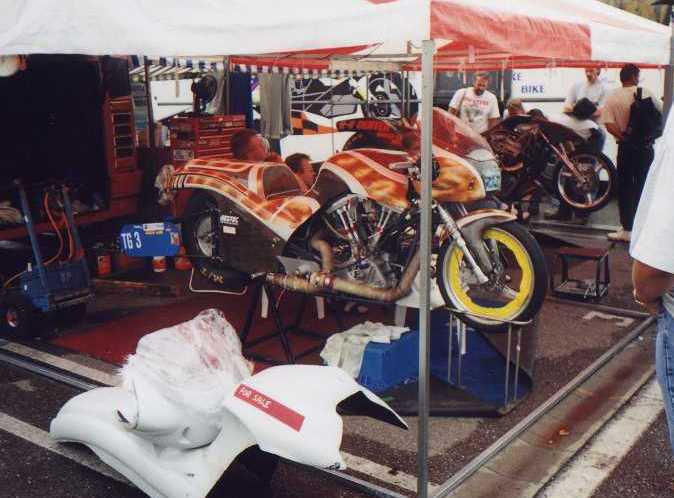 Motocykl Ari Kosonena - HD 2.060 cm3