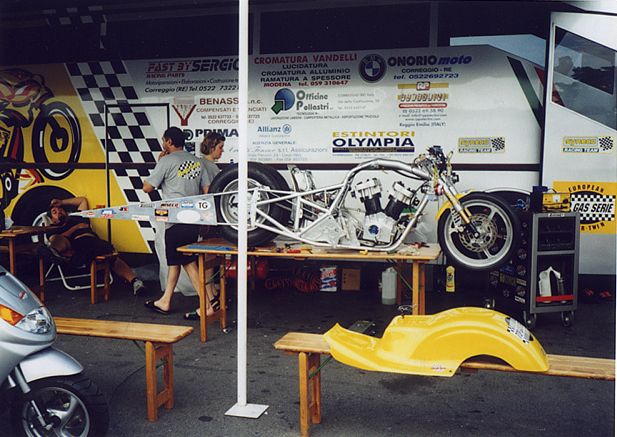 Motocykl Stefani Vellaniho - HD 2.460 cm3