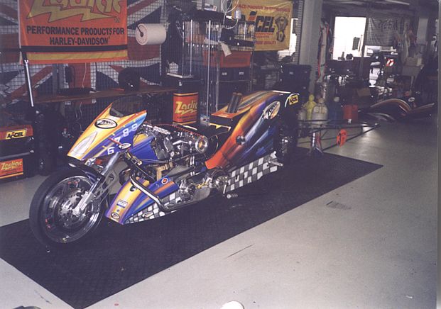Motocykl Tony Pelse - HD 2.600 cm3